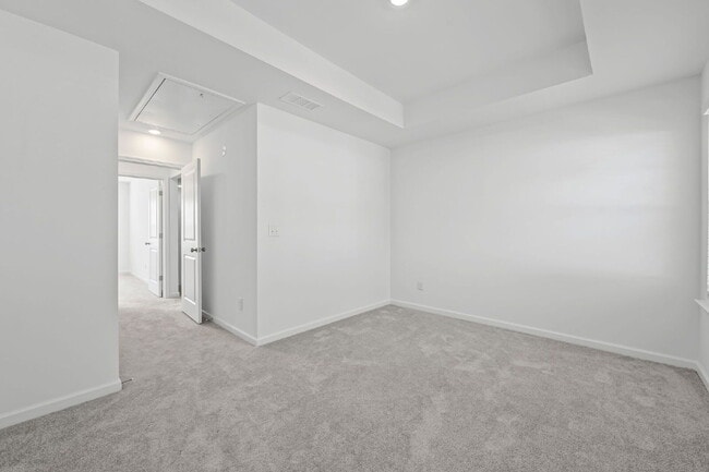Building Photo - 2730 Harrison Dr