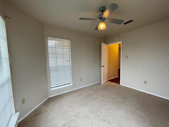 Building Photo - 16719 Whitebrush Loop