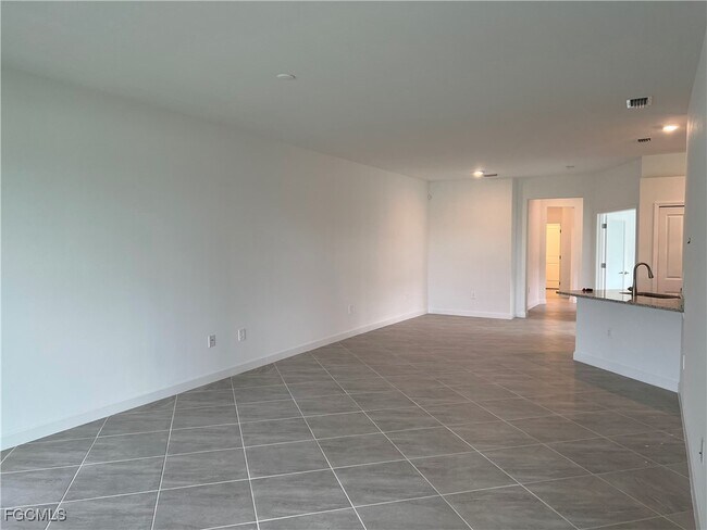 Building Photo - 14003 Pine Lodge Ln