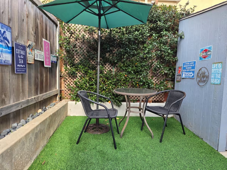 Building Photo - 4327 Dawes St