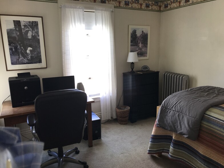 Building Photo - 15 Grove St