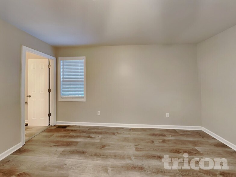 Building Photo - 210 Kennedy Dr