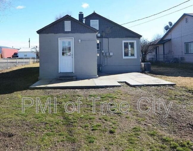 Building Photo - 223 N Venice St