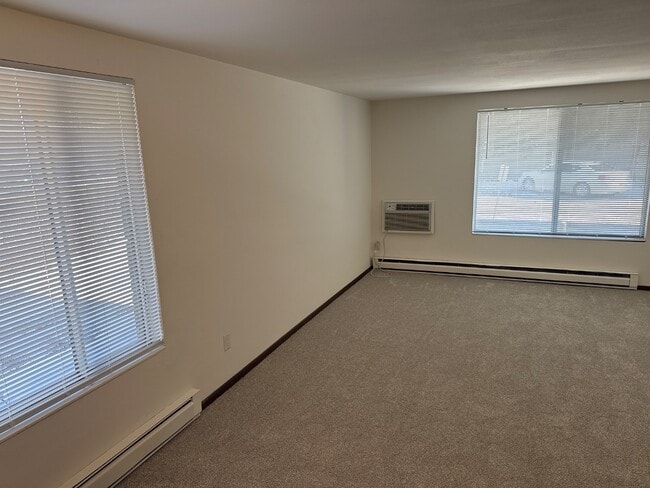 Building Photo - 5858 Anthony Pl