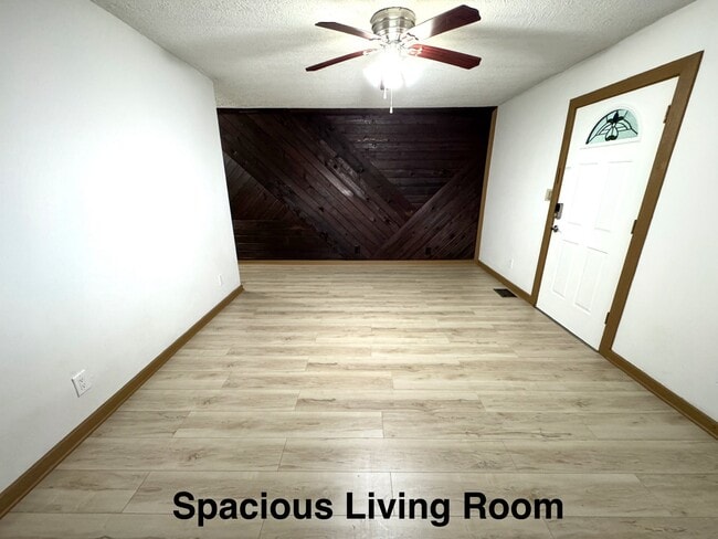 Building Photo - 202-1