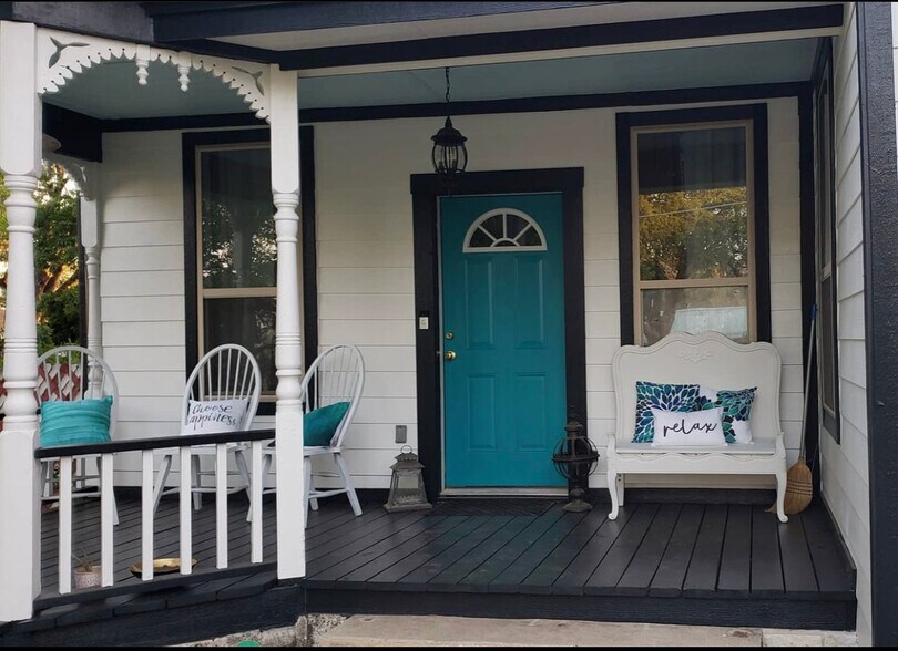 Welcome Home - 504 N Ridge St