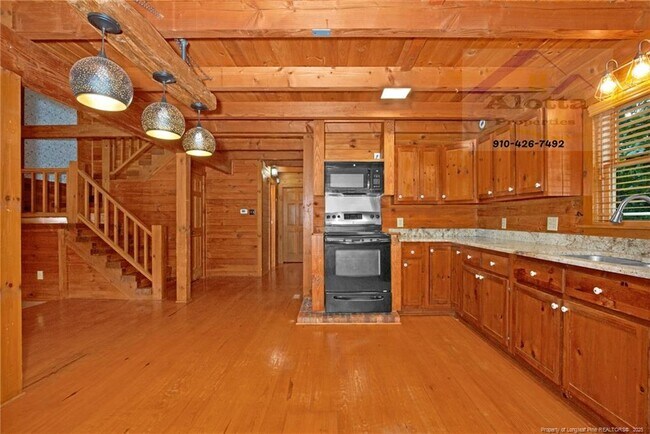 Building Photo - 5812 Stoneridge Rd
