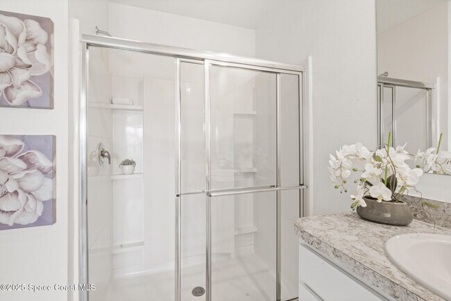 Building Photo - 1854 Capital Dr