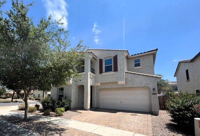 Primary Photo - Spacious 5-Bedroom + Loft in Lyons Gate wi...