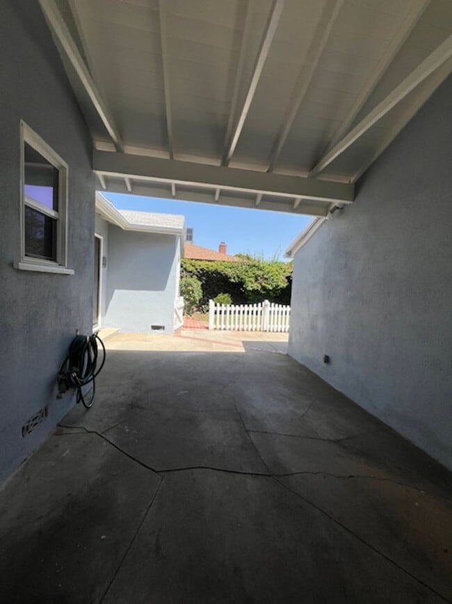 Building Photo - Charming 3 Bedroom 2 Bathroom Van Nuys Pool Home! Ready For Move-In!