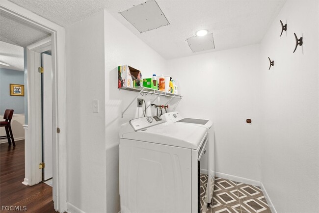 Building Photo - 4029 Sandlewood Ln