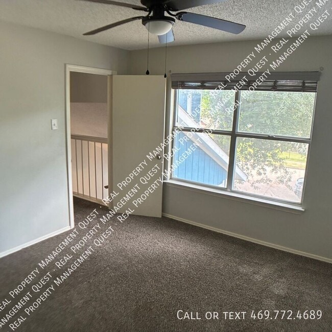 Building Photo - 10631 Wessex Dr