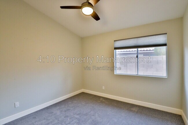 Building Photo - 4230 E Woodland Dr