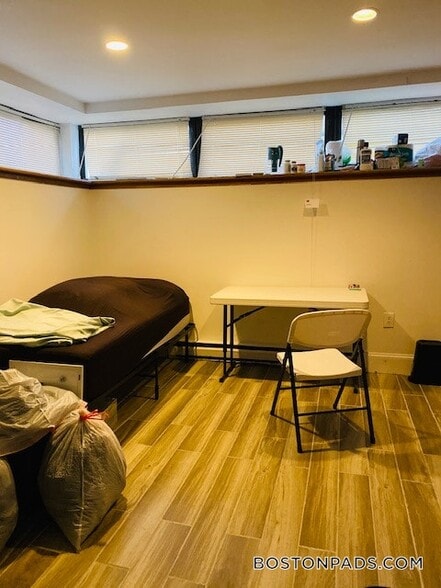 Building Photo - 776 Columbus Ave