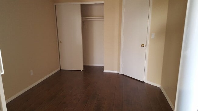 Building Photo - 3122 N 115th Ln