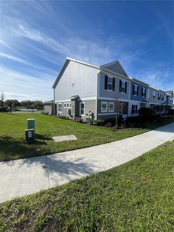 Building Photo - 1500 Silver Lining Wy