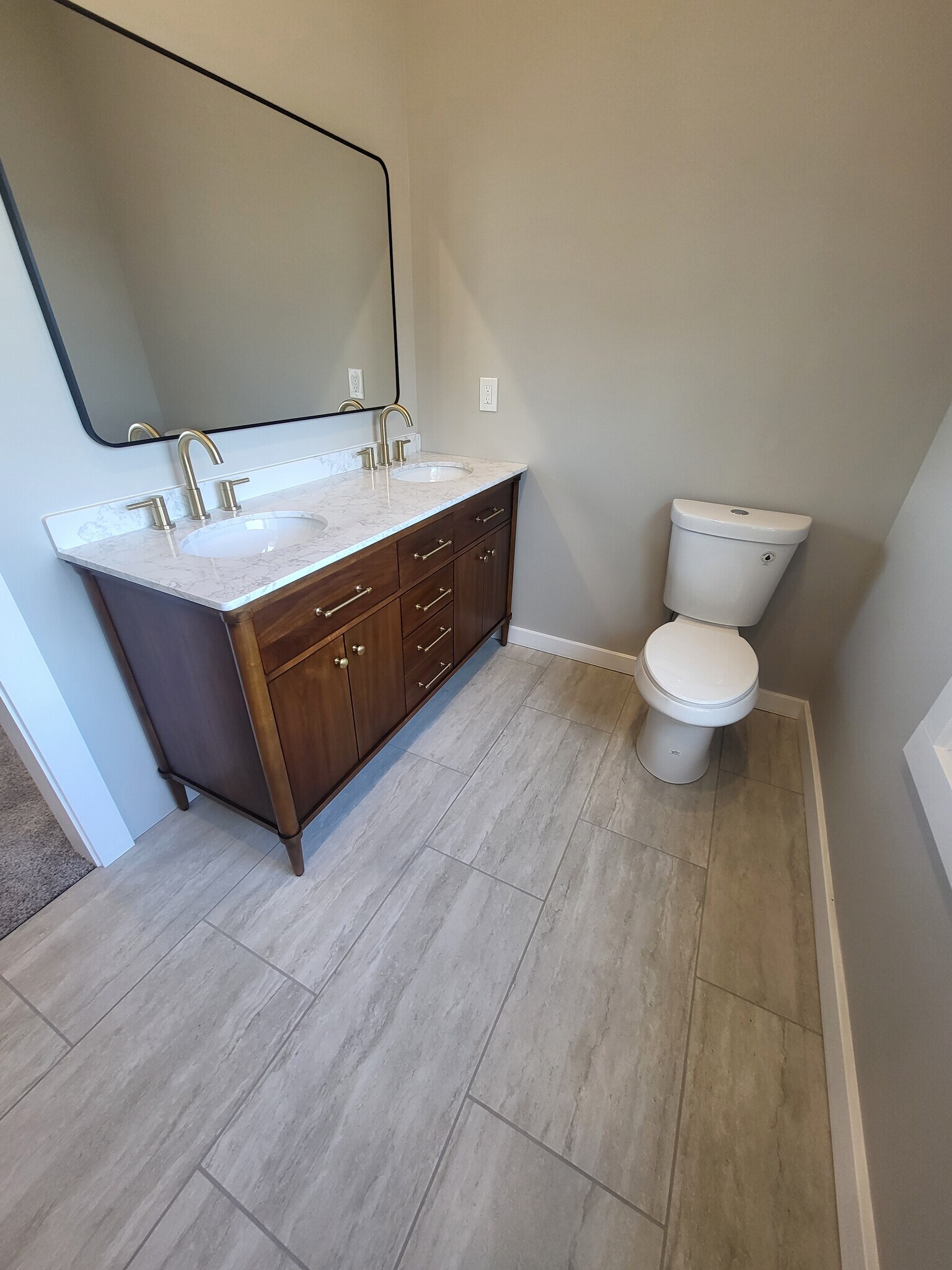 Building Photo - 9755 Grosick Rd