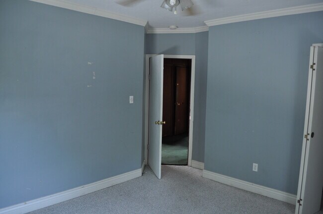 Building Photo - 612 Grant Ave