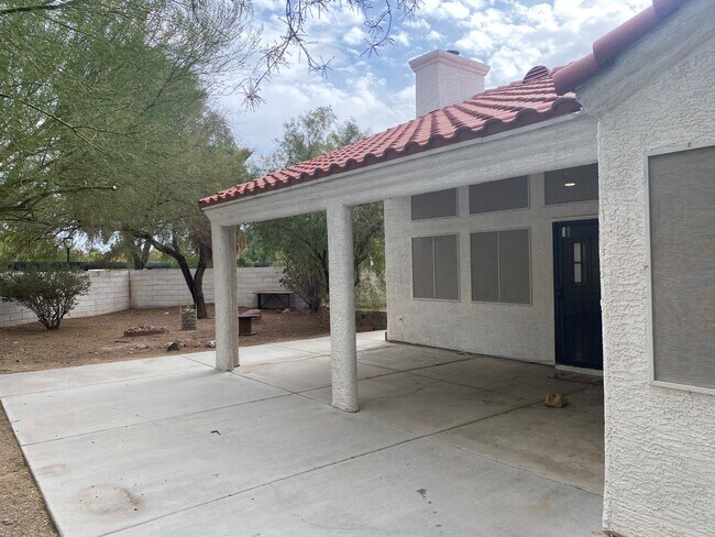 Building Photo - NW!! Single Story!! No Carpet!! No HOA!! B...