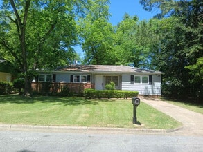 Building Photo - 905 Colquitt Cir