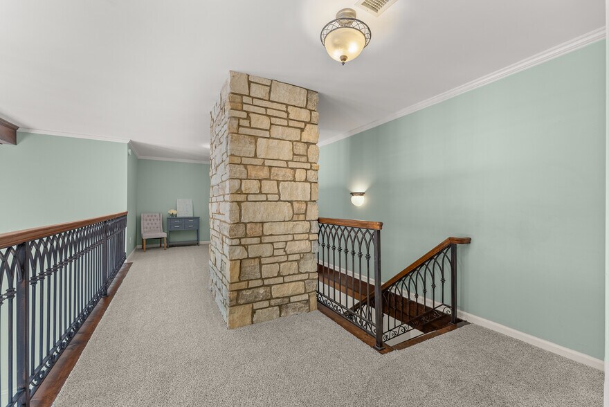 Building Photo - 9711 Pine Point Dr