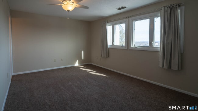 Building Photo - 147 Skyview Dr