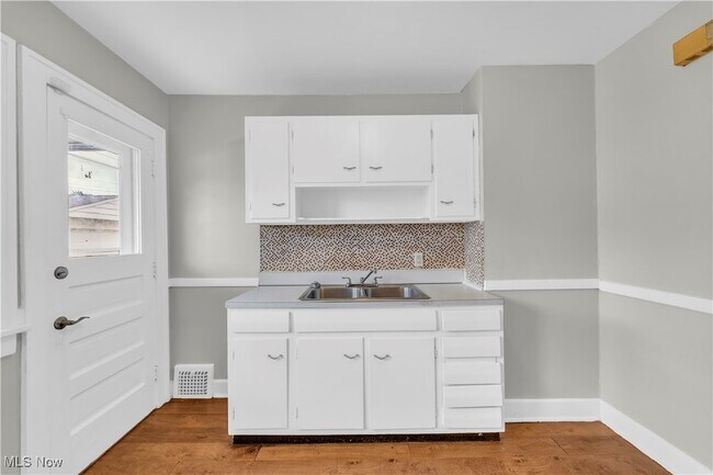 Building Photo - 4455 W 48th St