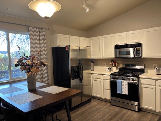 Building Photo - 403 Tynan Dr