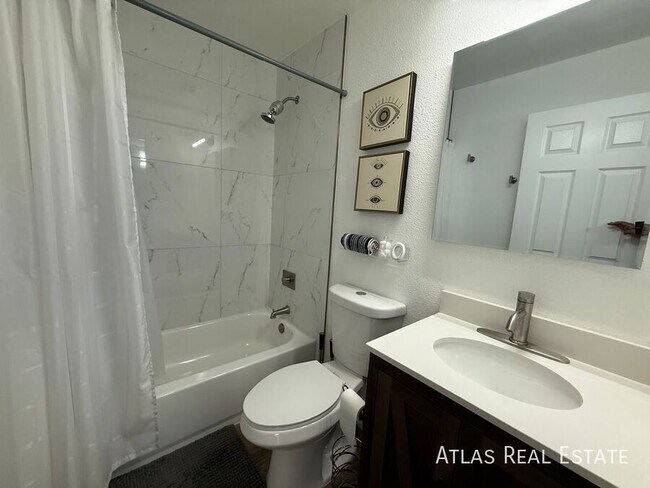 Building Photo - 2540 N 17th Way