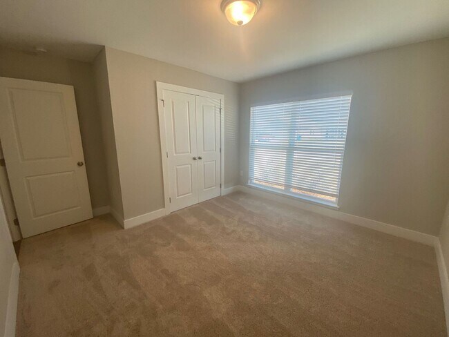 Building Photo - Spacious, Modern Home Convenient to Shopping, Parks, Schools & Tyndall AFB! *SPECIAL: 1/2 OFF 1st...