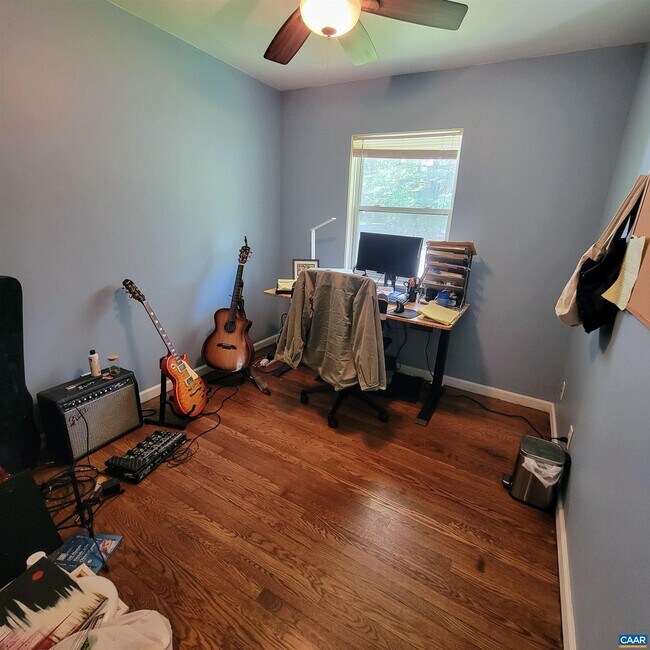 Building Photo - 2751 McElroy Dr