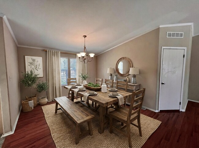 Building Photo - Spacious 4BD/3BA Home in Adkins with Chef's Kitchen & Dual Walk-In Closets!