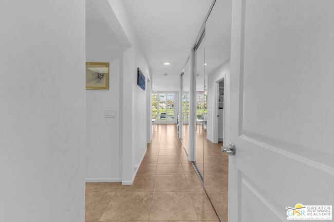 Building Photo - 10 Colgate Dr