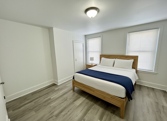 Building Photo - 2554 N Sartain St