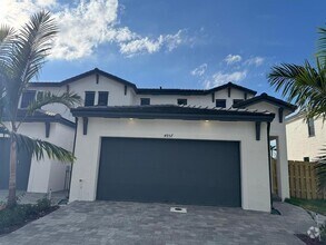 Building Photo - 4957 Peacock Wy