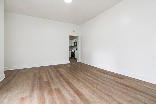 Building Photo - 198 Oneida St