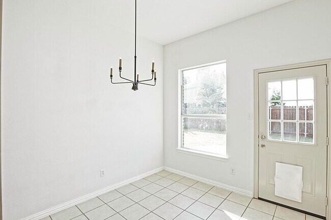 Building Photo - 105 Galloping Trail