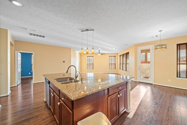 Building Photo - 5007 Pine Ridge Knoll Ct