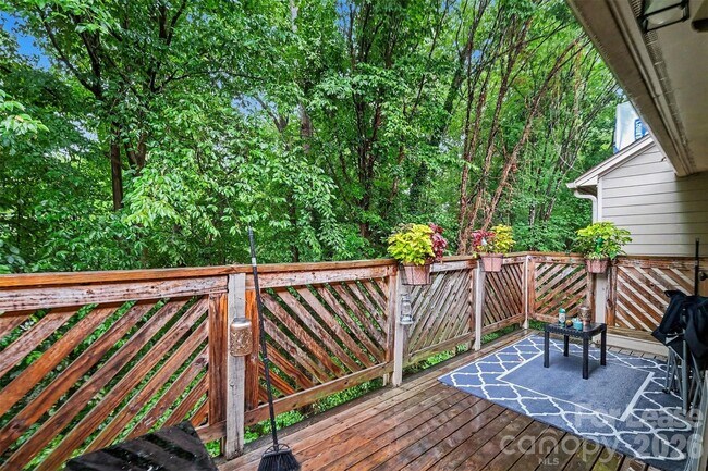 Building Photo - 6121 Gray Gate Ln