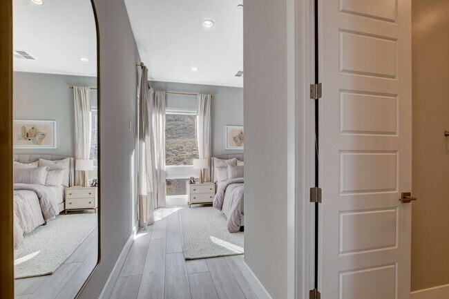 Building Photo - Mesa Ridge Luxury Oasis Feathertop