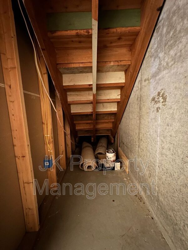 Building Photo - 319 Beth Dr