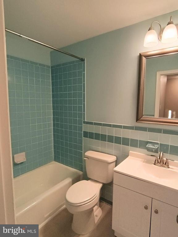 Building Photo - 337 Clay St