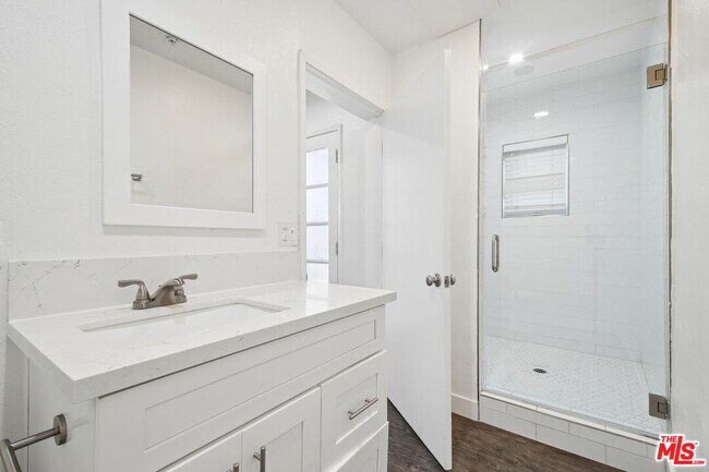Building Photo - 9221 Alcott St