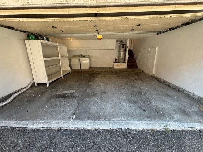 Building Photo - Spacious 3-Bedroom Townhome with Community...