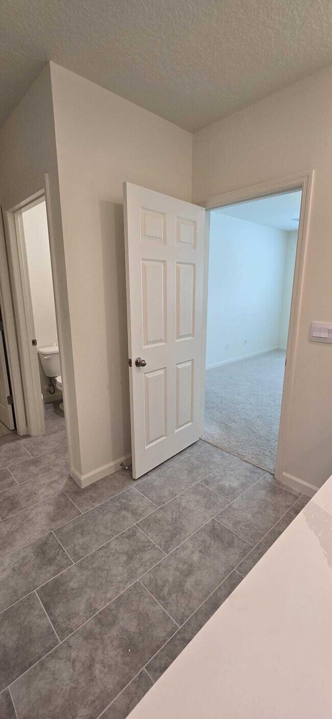 Building Photo - 528 Seafoam Cir