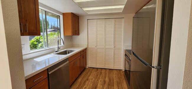 Building Photo - 32-4787