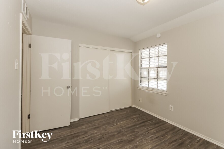 Building Photo - 16914 Kilwinning Dr