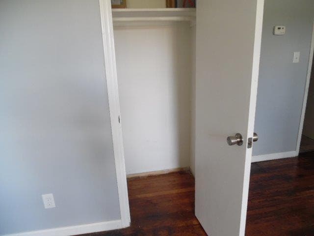 Building Photo - 2 BR 1 BA Duplex