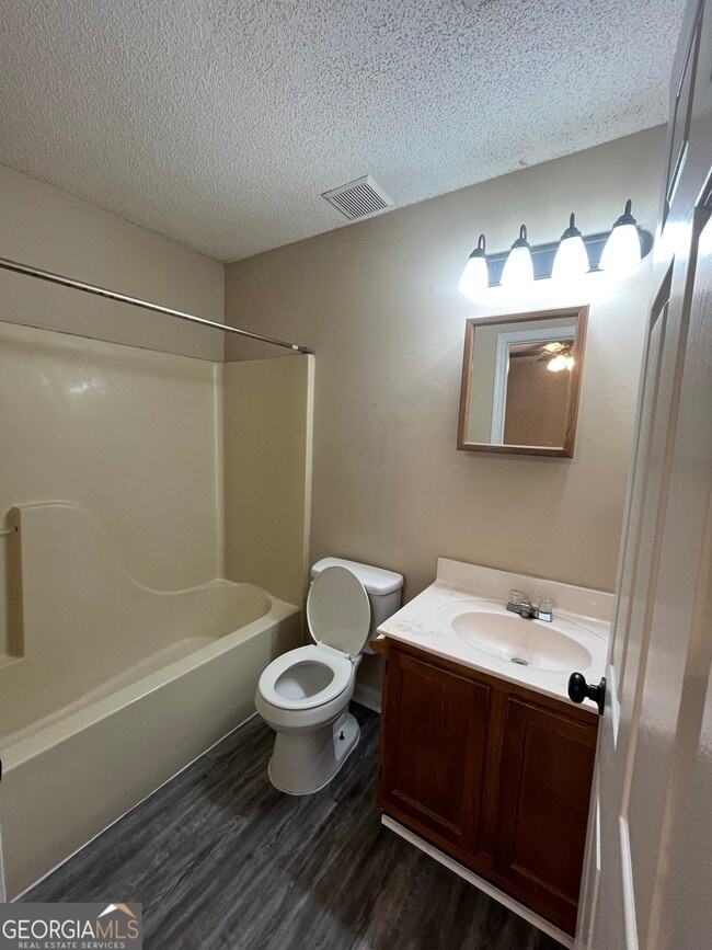 Building Photo - 411 Baltic Ct