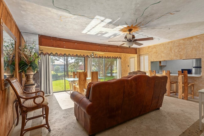 Building Photo - 4000 Gulf Terrace Dr